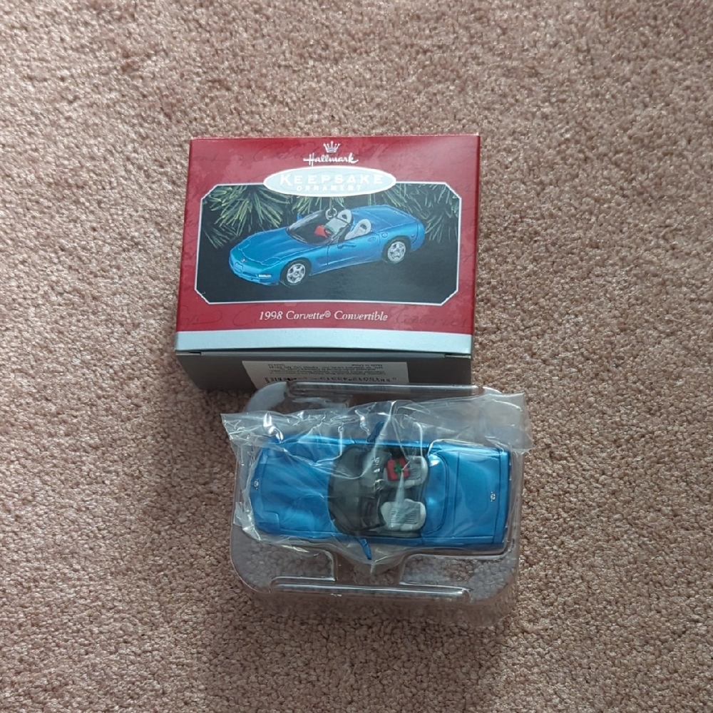 Hallmark Keepsake 1998 Corvette Convertible Ornament. New. .SALE